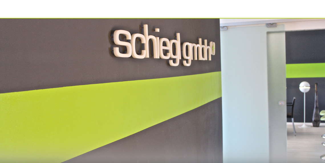 Logo der schiegl GmbH im Eingangsbereich der Agentur